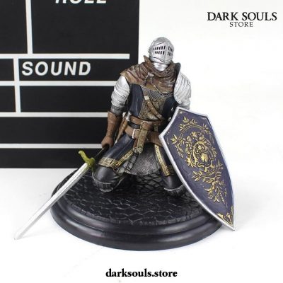 14Cm Dark Souls Black Faraam Knight With Sword Pvc Figure